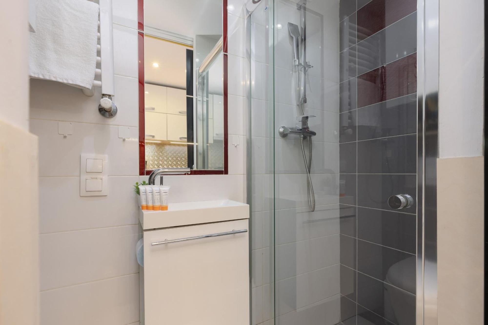 Cozy Studio For 3 Guests Near Centrum Praskie Koneser By Noclegi Renters Varsovia Exterior foto